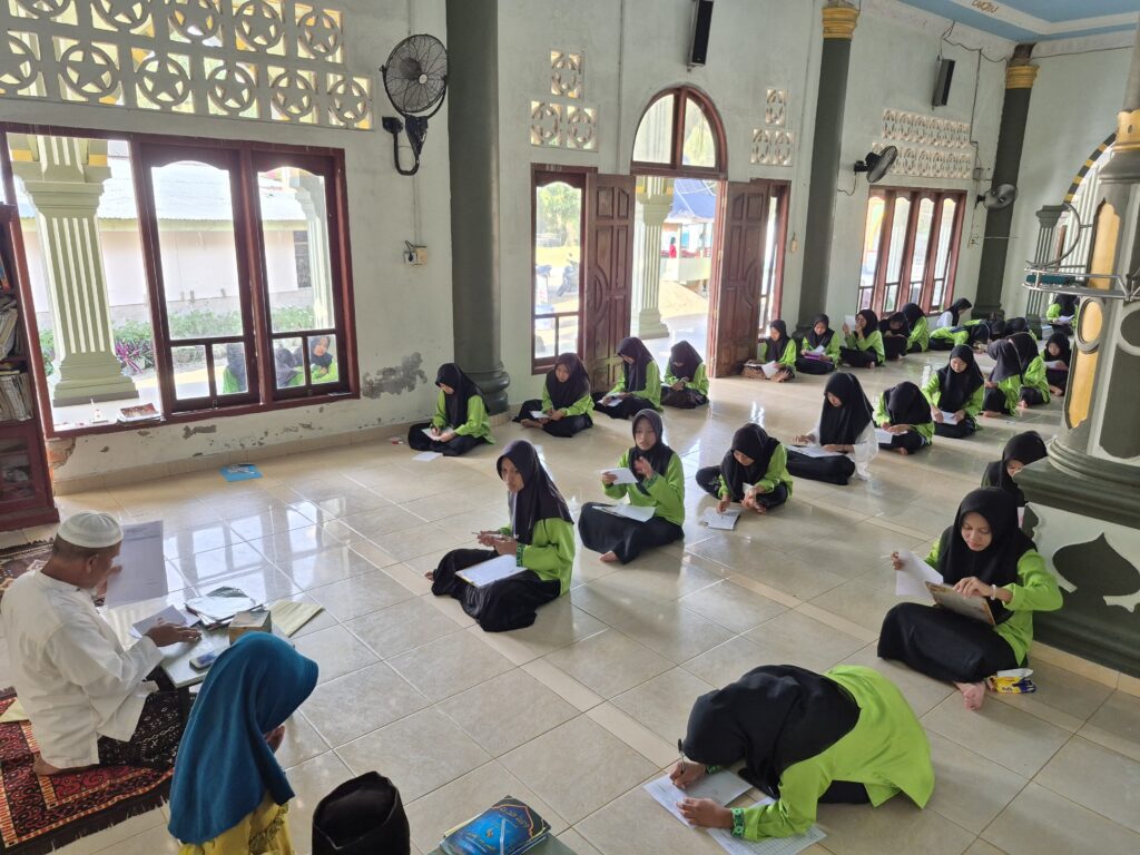 Berita Kegiatan Ujian Diniyah Wustho dan Ulya Tebuireng 3