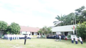 Tebuireng 3 Gelar Upacara Hari Pendidikan Nasional di Lapangan SMK IT Tebuireng 3